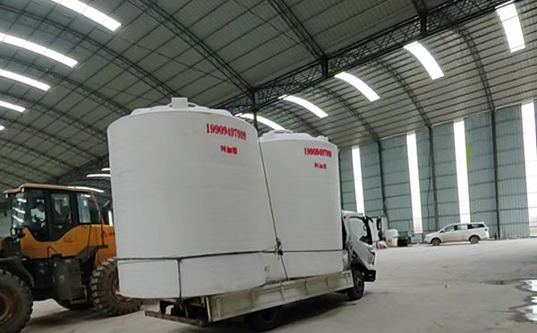 特加厚秦州塑料大桶装车运输交付实录 特加厚秦州塑料大桶装车运输交付实录